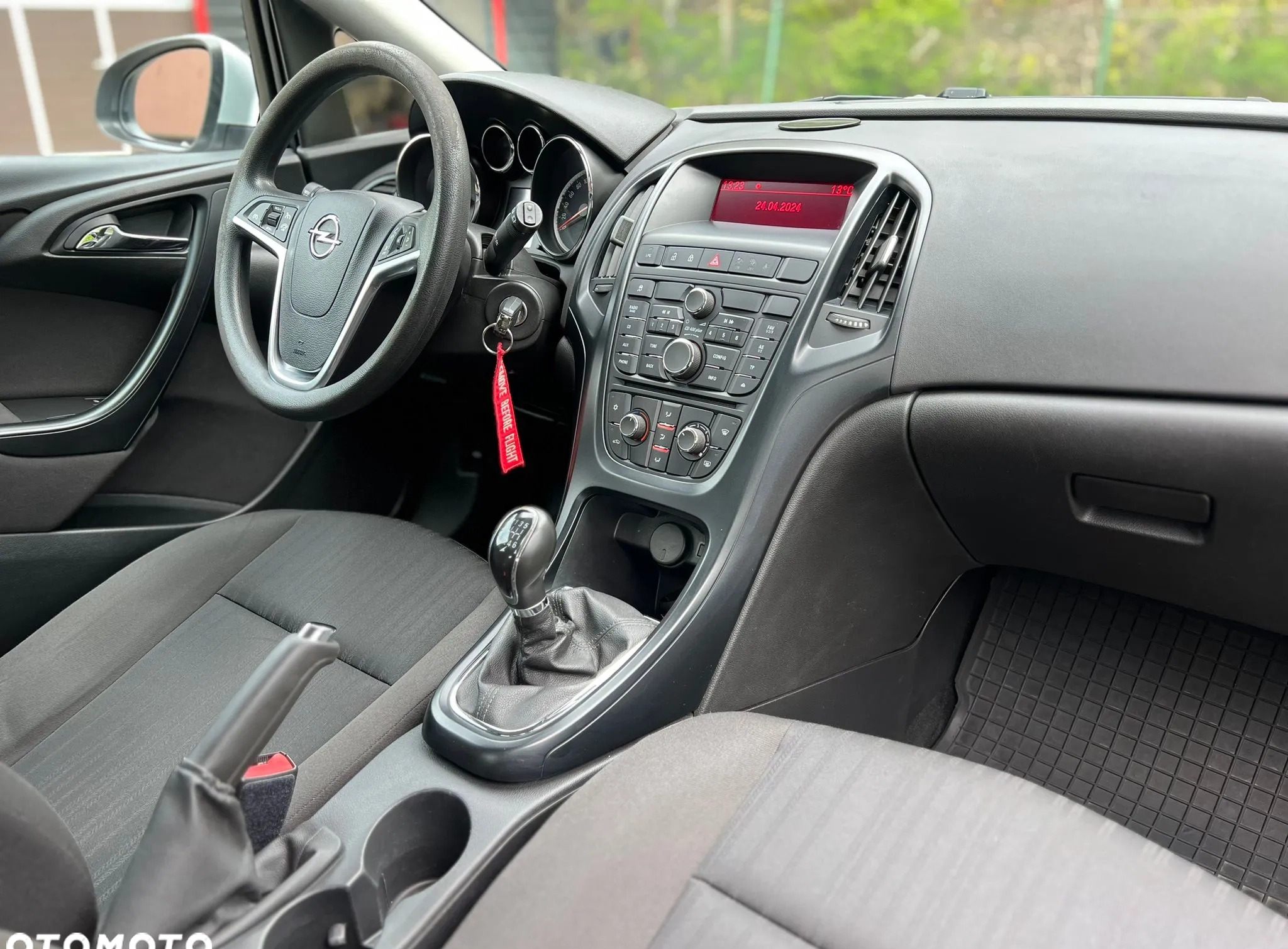 Opel Astra cena 25000 przebieg: 306000, rok produkcji 2014 z Piechowice małe 79